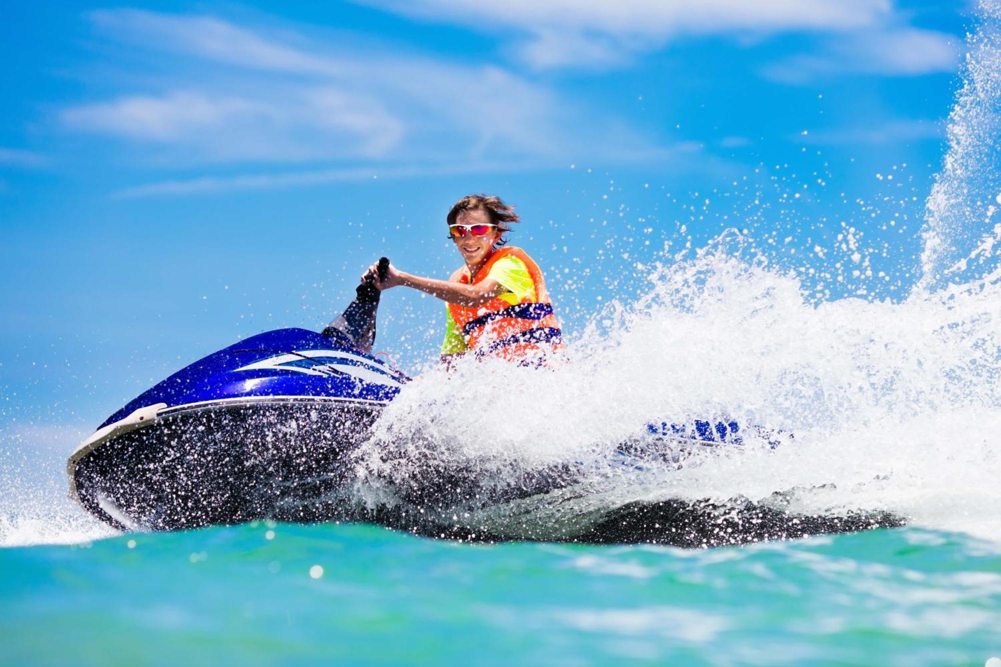 منتجع رويال سراي - من إدارة أكور المنامة المظهر الخارجي الصورة Jet skiing