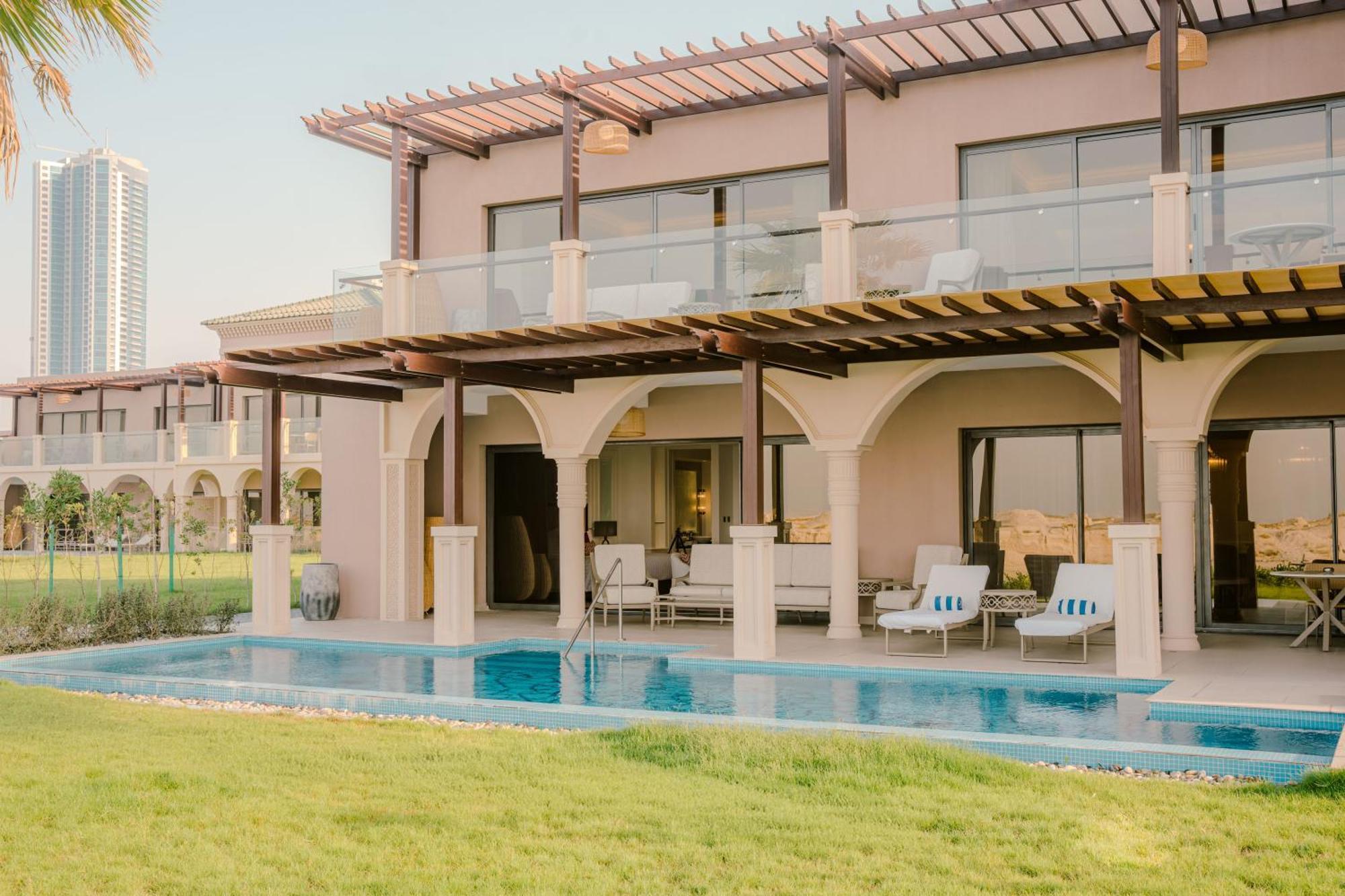 منتجع رويال سراي - من إدارة أكور المنامة المظهر الخارجي الصورة A villa at Jumeirah at Etihad Towers